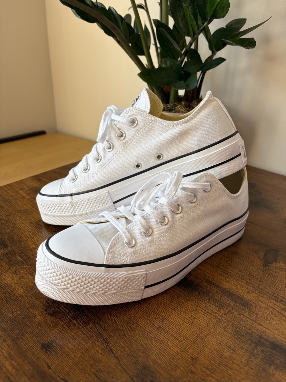 CONVERSE Chuck Taylor All Star Lift Platform Womens Low Top Shoes - Picture 4 of 5